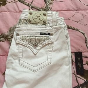 Adorable and sexy white miss me capris jeans