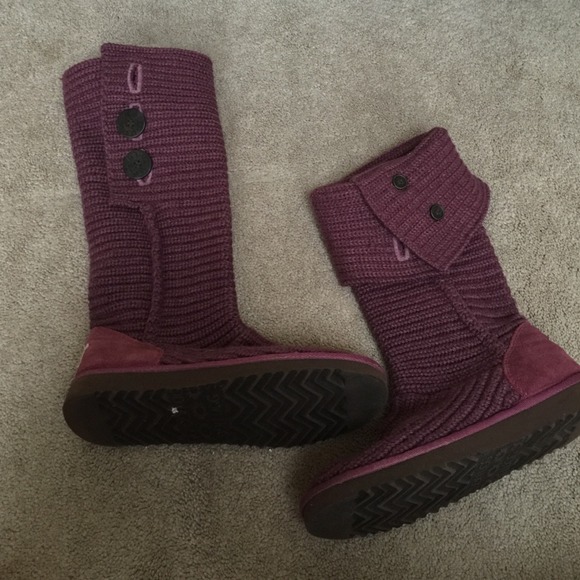 UGG Classic Cardy Boots in Port
