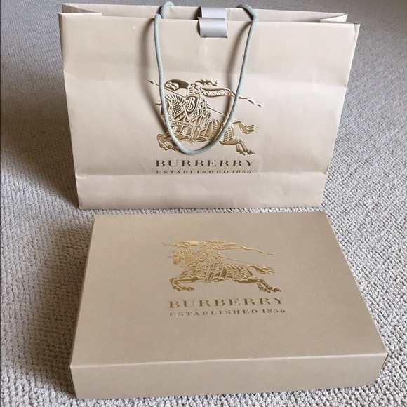 Burberry box and bag