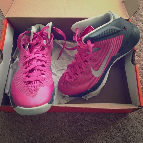 New pink nike zoom hyperquickness basketball shoes