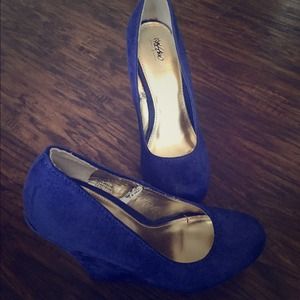 Blue wedges