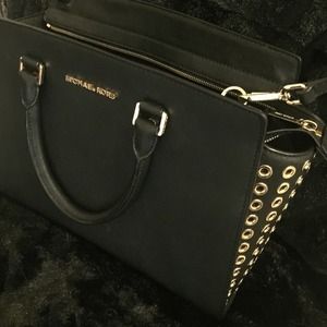 🎀Traded for Tiffany Frank Gehry Orchid Necklace🎀