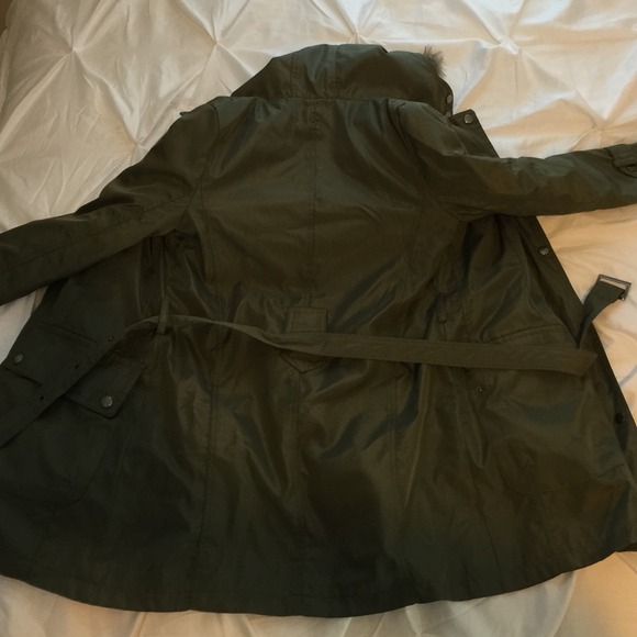 Winter jacket! - Picture 3 of 4