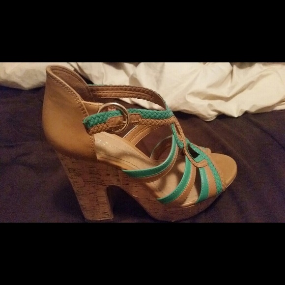 BCBG Brown and teal heels