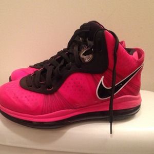 Size 5 lebrons south beaches. Worn once