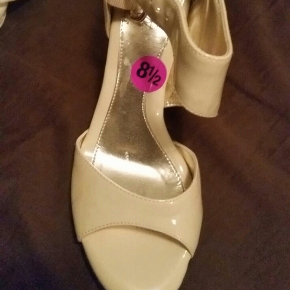 Tan heels