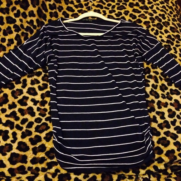 🚫SOLD🚫Navy Blue Stripped Top