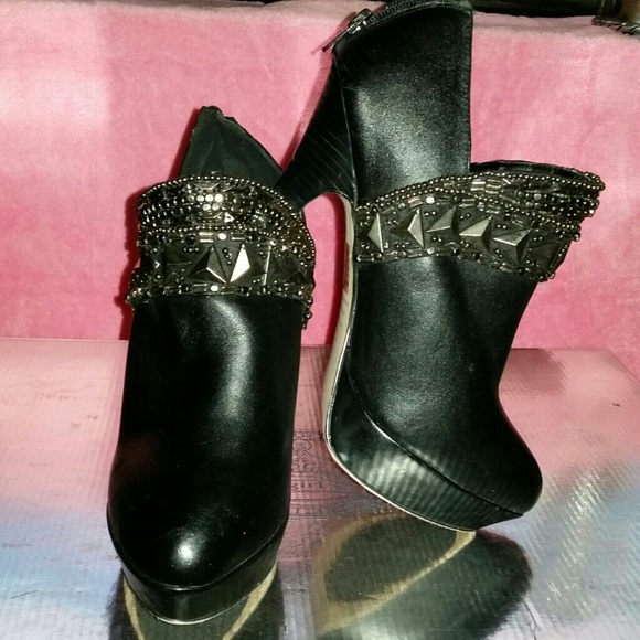 🎀BLACK BEADED PUMP🎀 - Picture 1 of 4