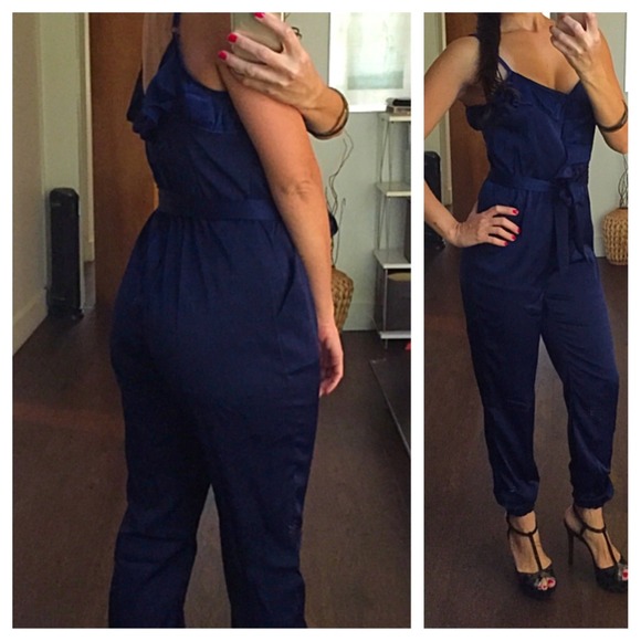 ☀️️️reduced from $25☀️Sateen ruffle romper - Picture 2 of 2