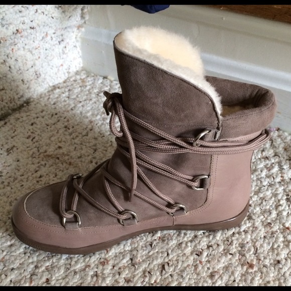 Renvy winter boots - NWOT