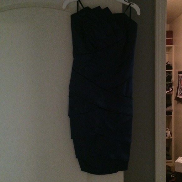 Strapless navy blue dress