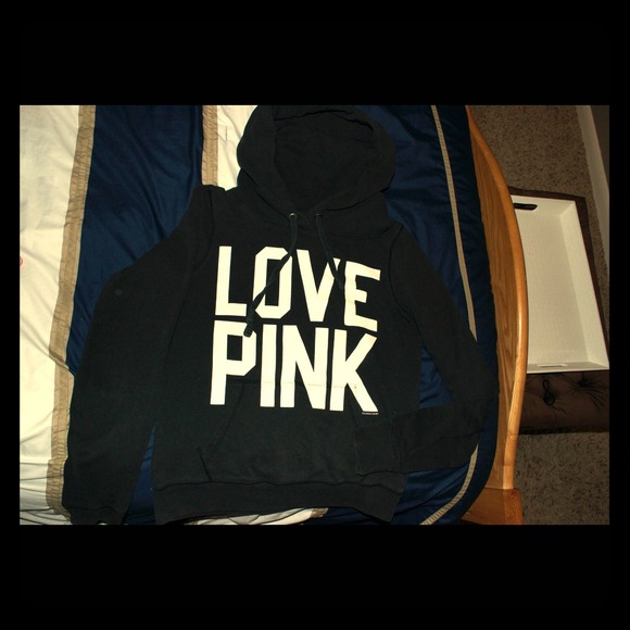 Love pink sweater