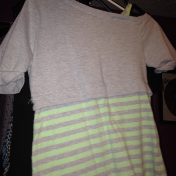 Top - Picture 2 of 2
