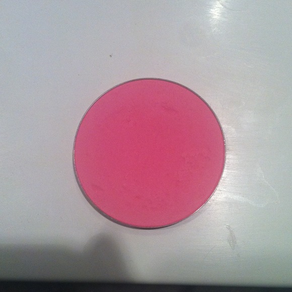 MAC Welldressed Blush SOLD ON MUABS - Picture 2 of 4