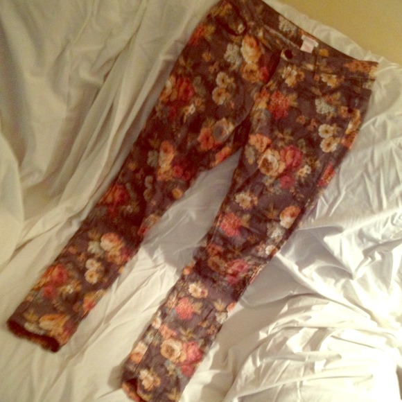 Xhilaration Floral Skinny Pants