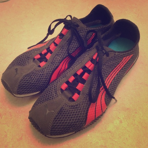 Pink/grey light weight Puma shoes