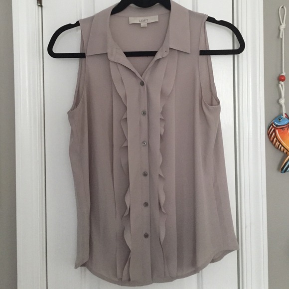LOFT Tops - Adorable loft blouse