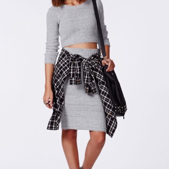 CASEY KNIT SCOOP NECK CROP TOP GREY