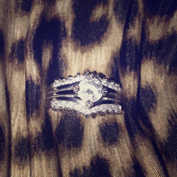 💎💍Sterling Silver .925 Diamond Ring💍💎