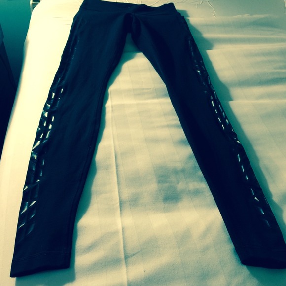 Amazing condition Special Edition Lululemon WU