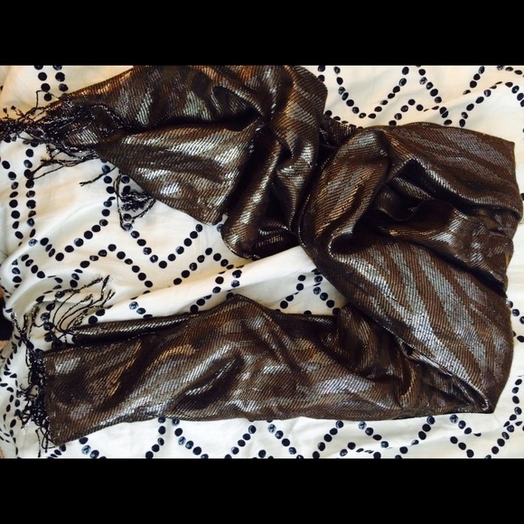 Metallic print scarf