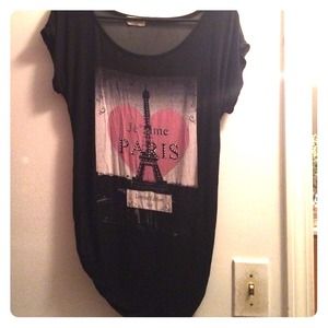 free kisses 💋 XL but fitts Medium