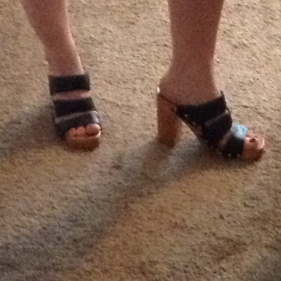 Wood heels - Picture 2 of 2