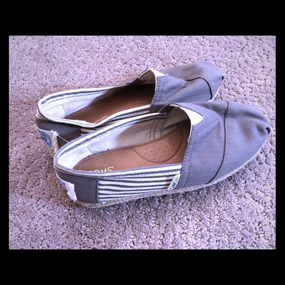 Toms Grey