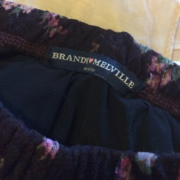 Brandy Melville Floral Lace Flares - Picture 4 of 4