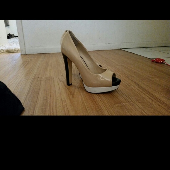 Steve madden wedge pumps size 9