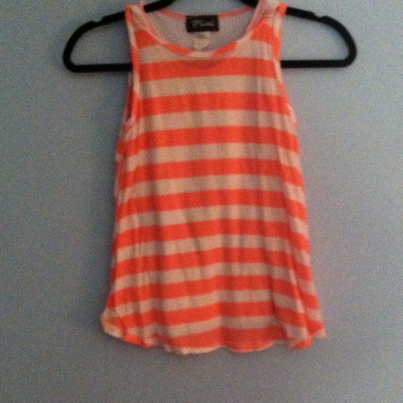 Whit and coral stripes tank top!!!