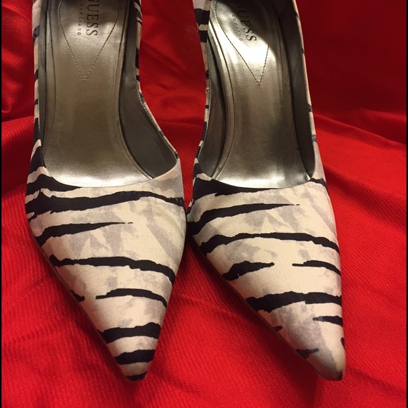 Red Carpet SALE! Silk Guess Zebra pumps size 10!
