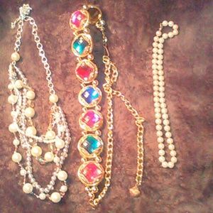 Bundle sale jewelrymulti colored belt.