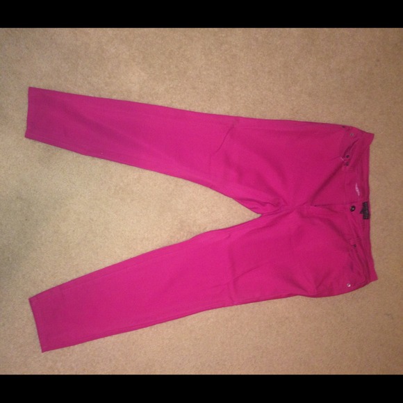 Forever21 + fuschia skinny jeans