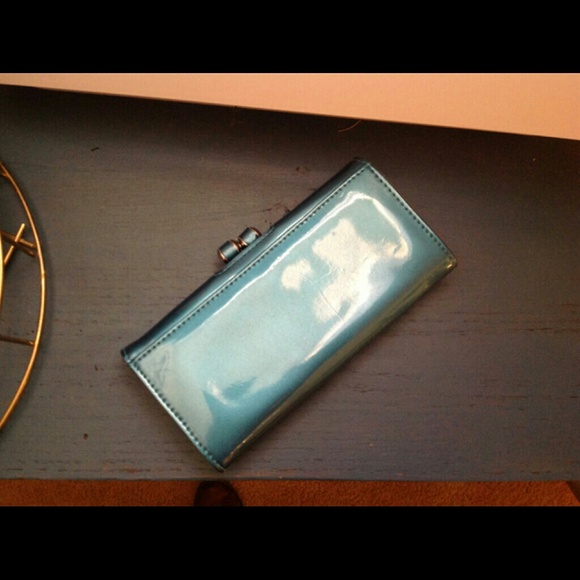 DONATED Inspired Clutch - Picture 4 of 4