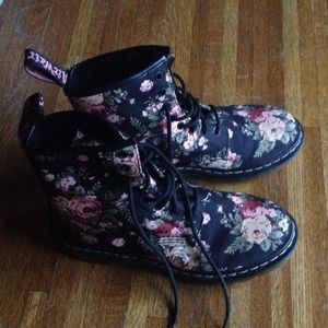 Floral US Size 11 DR. MARTENS