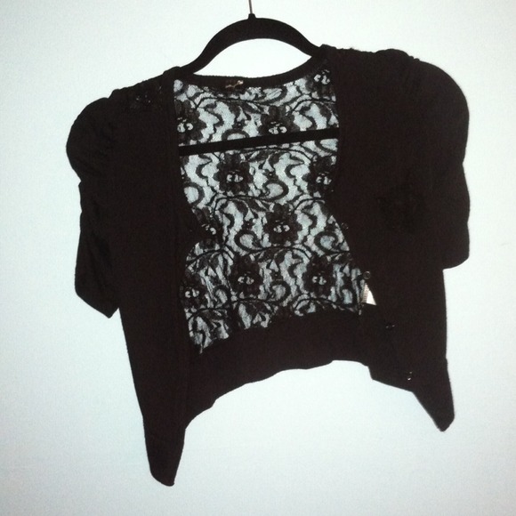 Quarter sleeve dressy shaw with lace detail