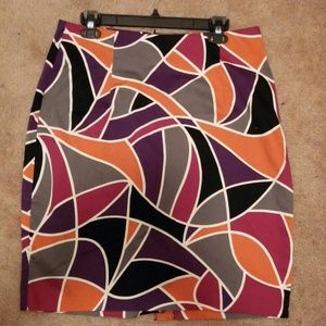Abstract fitted skirt