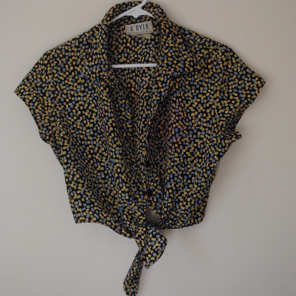 Tops - PATTERNED CROPPED TIE SHIRT Tops - PATTERNED CROPPED TIE SHIRT