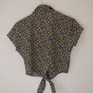 Tops - PATTERNED CROPPED TIE SHIRT Tops - PATTERNED CROPPED TIE SHIRT