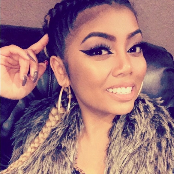 Meet your buyer/seller 💕 - Picture 3 of 4