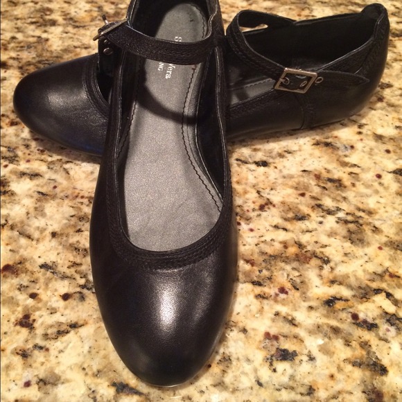 Simply Vera Wang dress shoes