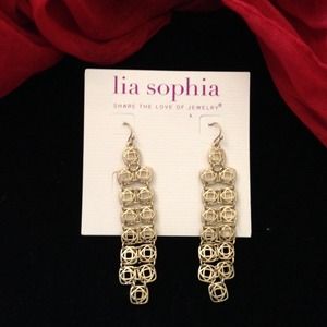 🎉NEW lia sophia Gold Earrings: Tagine