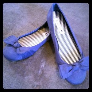 NEVER WORN American Eagle Navy, Bow Flats