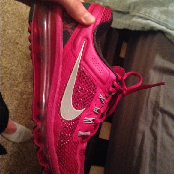 Nike Air Max size 8.5 (price reduced)