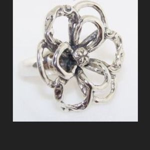 Silpada Silver  Flower Ring