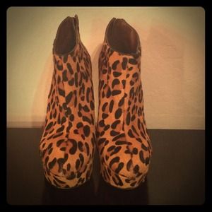 Posh Leopard print booties
