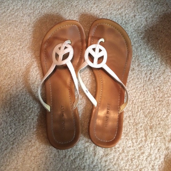 Nine West flip flops