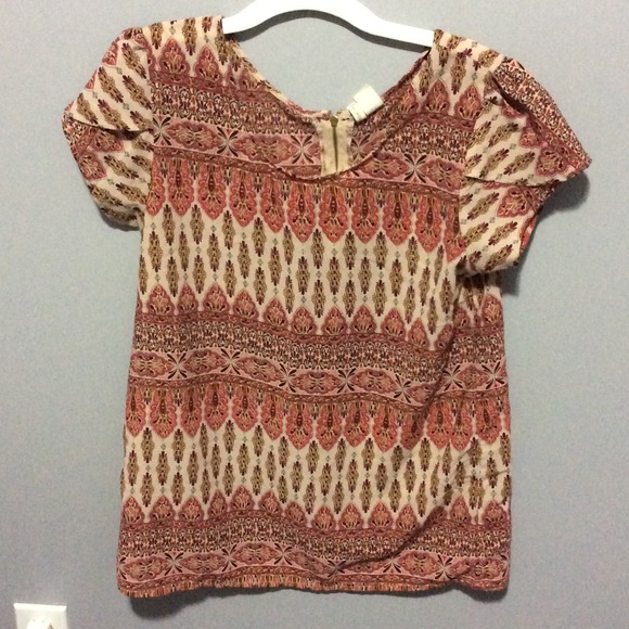 Patterned top