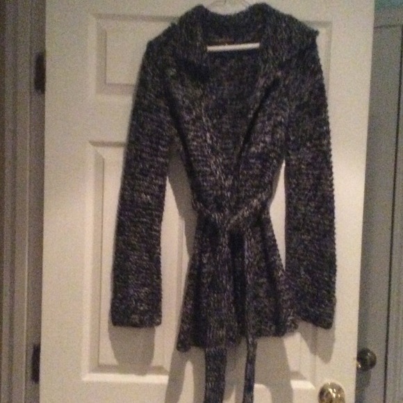 Cardigan - Picture 2 of 4